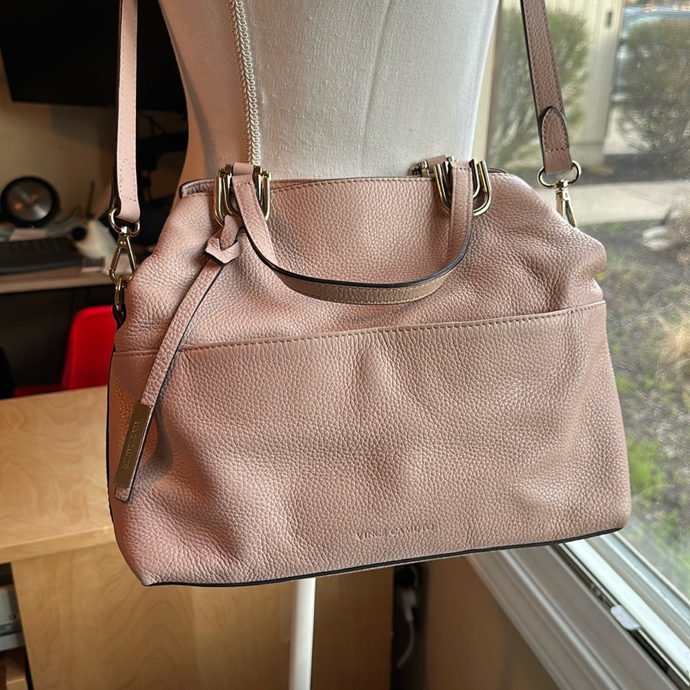 Vince Camuto Cameo Rose Pink Blush Peeble
Leather Crossbody Handbag Purse